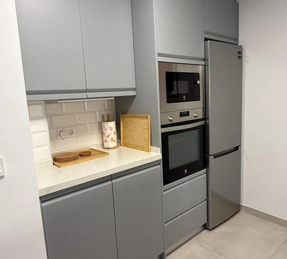Comfortable Spacious Flat Near Station Torremolinos Apartment